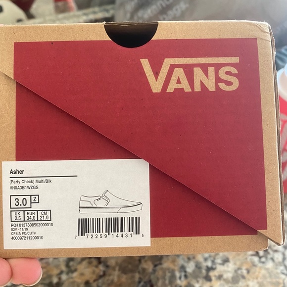 Vans youth SZ 3 NIB. Too late to return - Picture 2 of 5